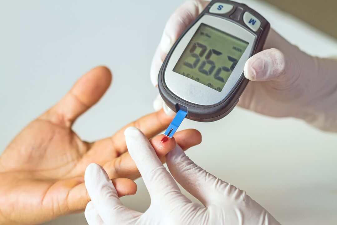 Glucoren almadan önce muayene sırasında yüksek şeker seviyesi
